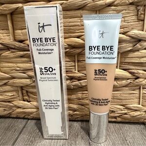 IT Cosmetics Bye Bye Foundation - Medium